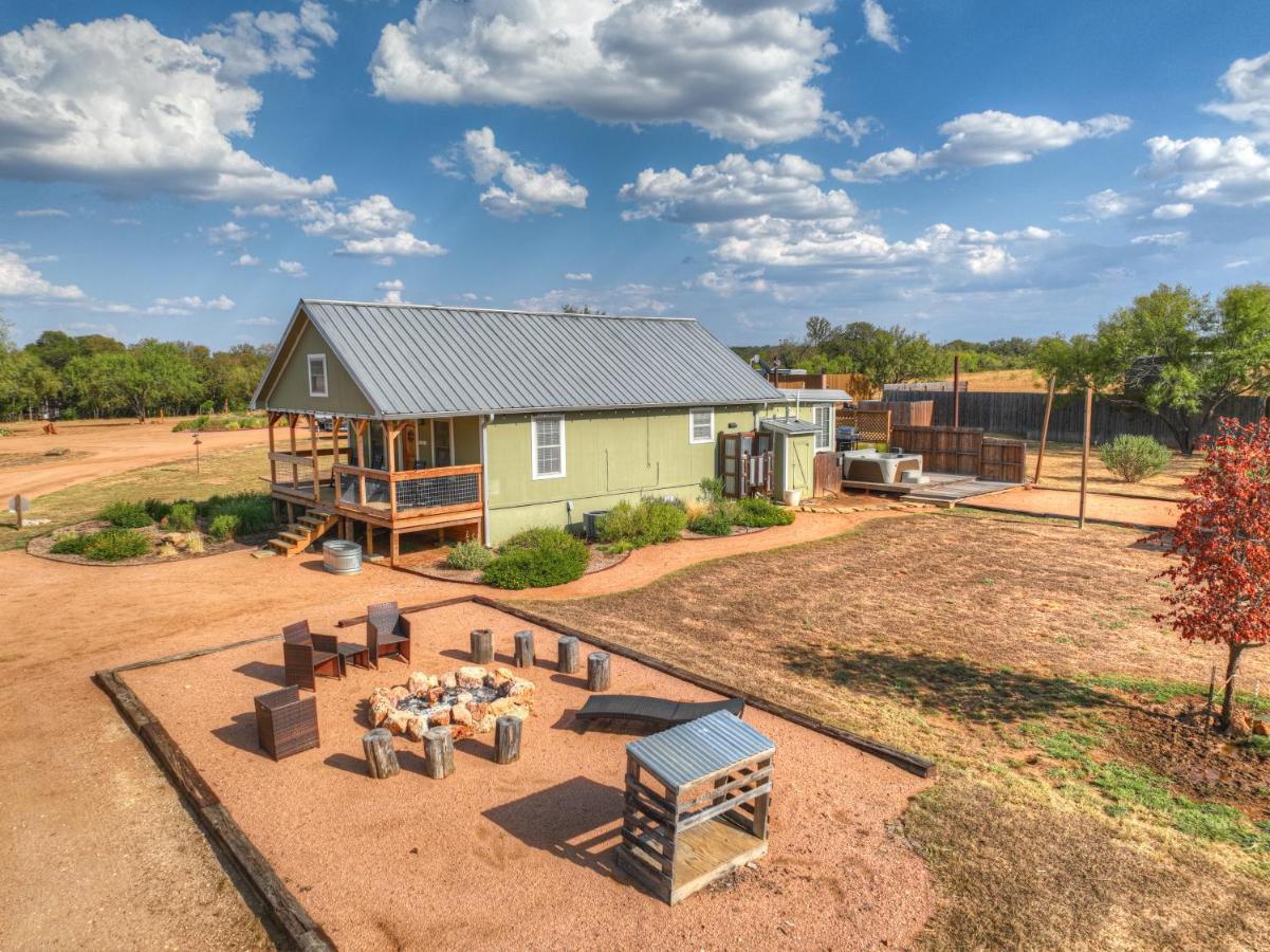 Vaughan W/Hot Tub And Grill Fredericksburg Exterior photo