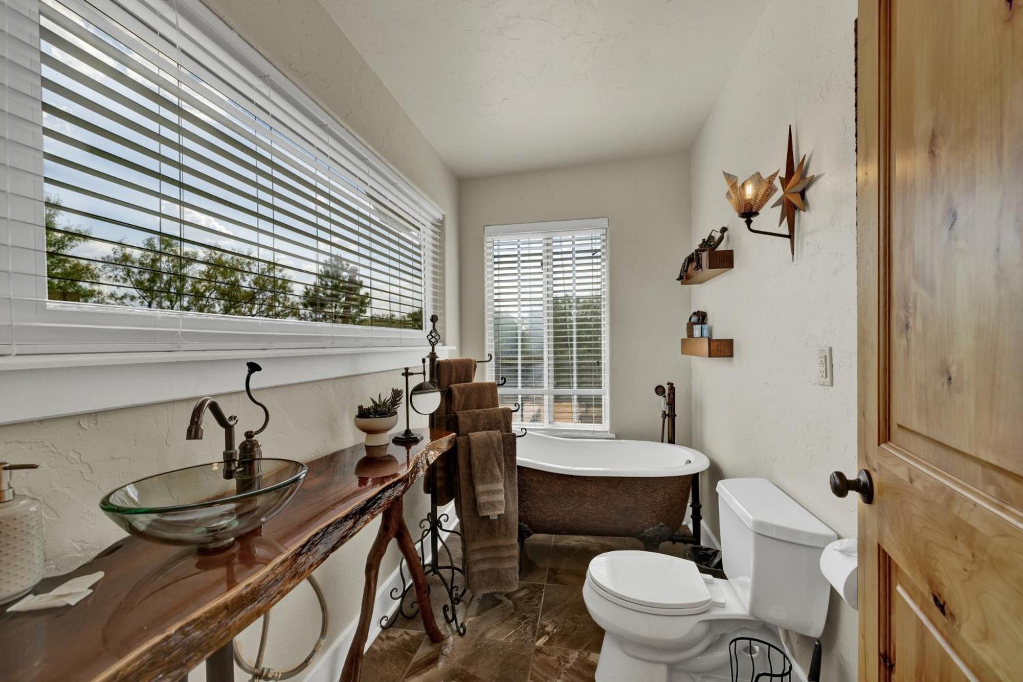 Vaughan W/Hot Tub And Grill Fredericksburg Exterior photo